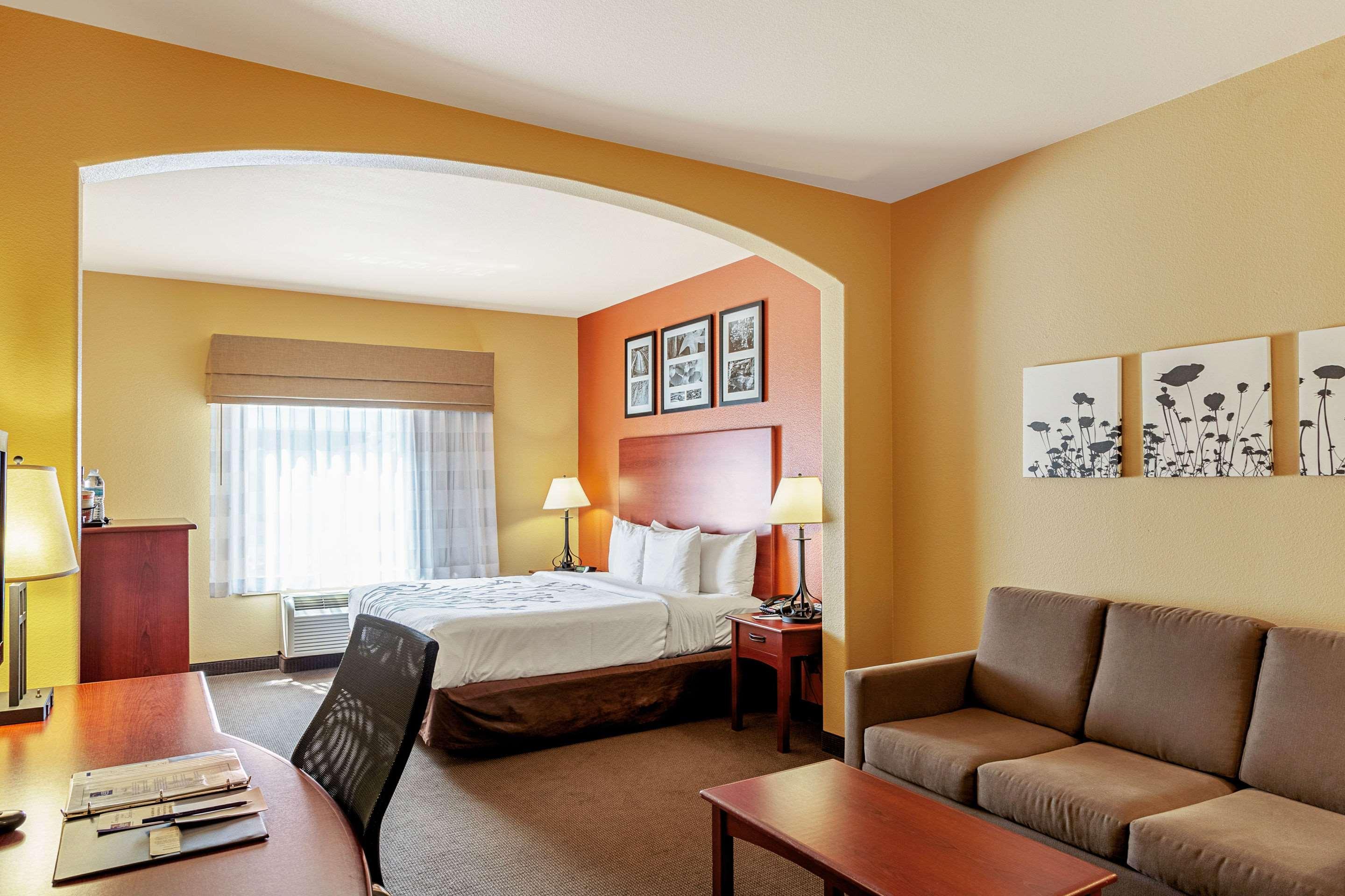 Hotel Sleep & South Tyler