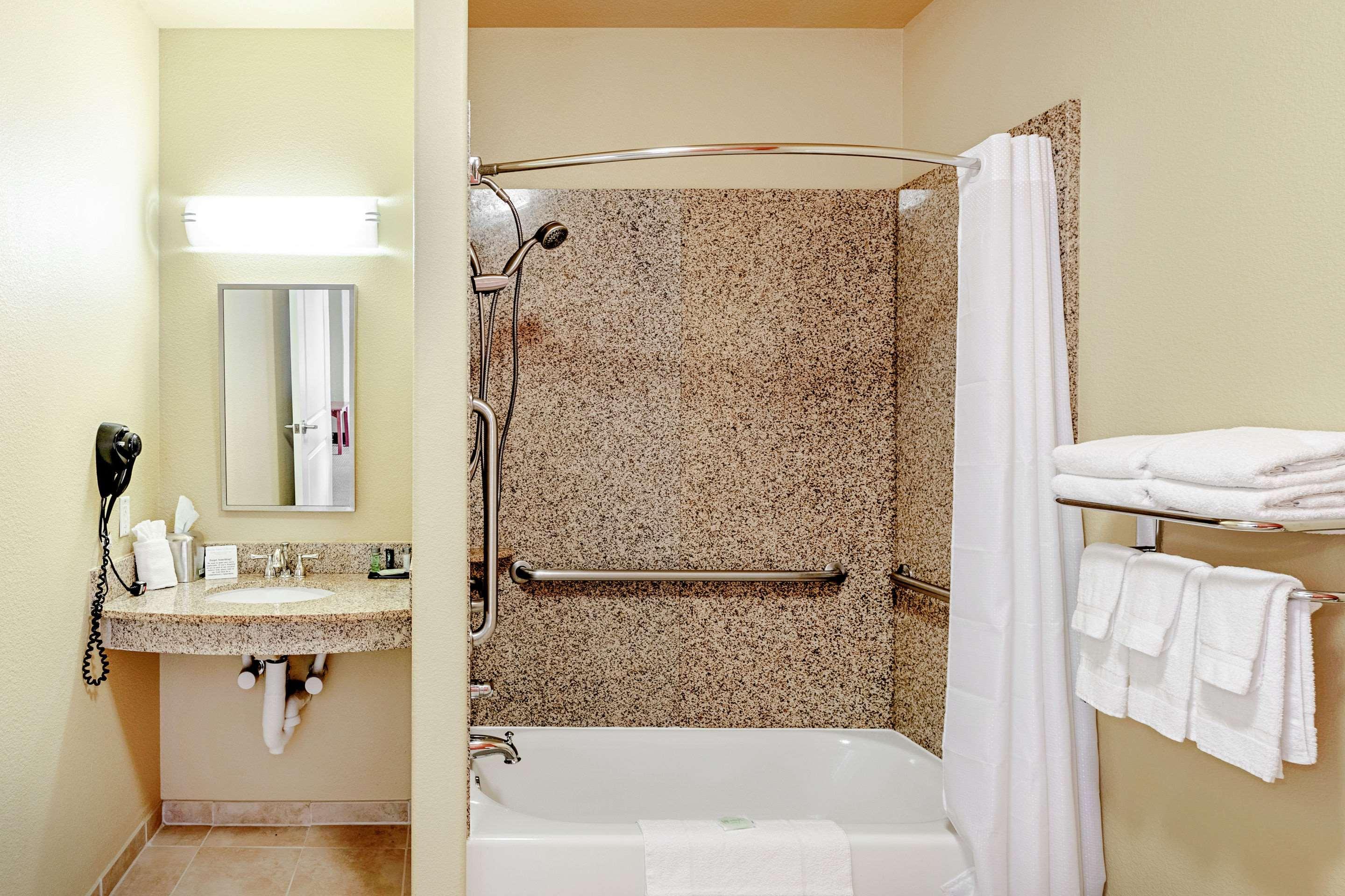 Hotel Sleep & South Tyler