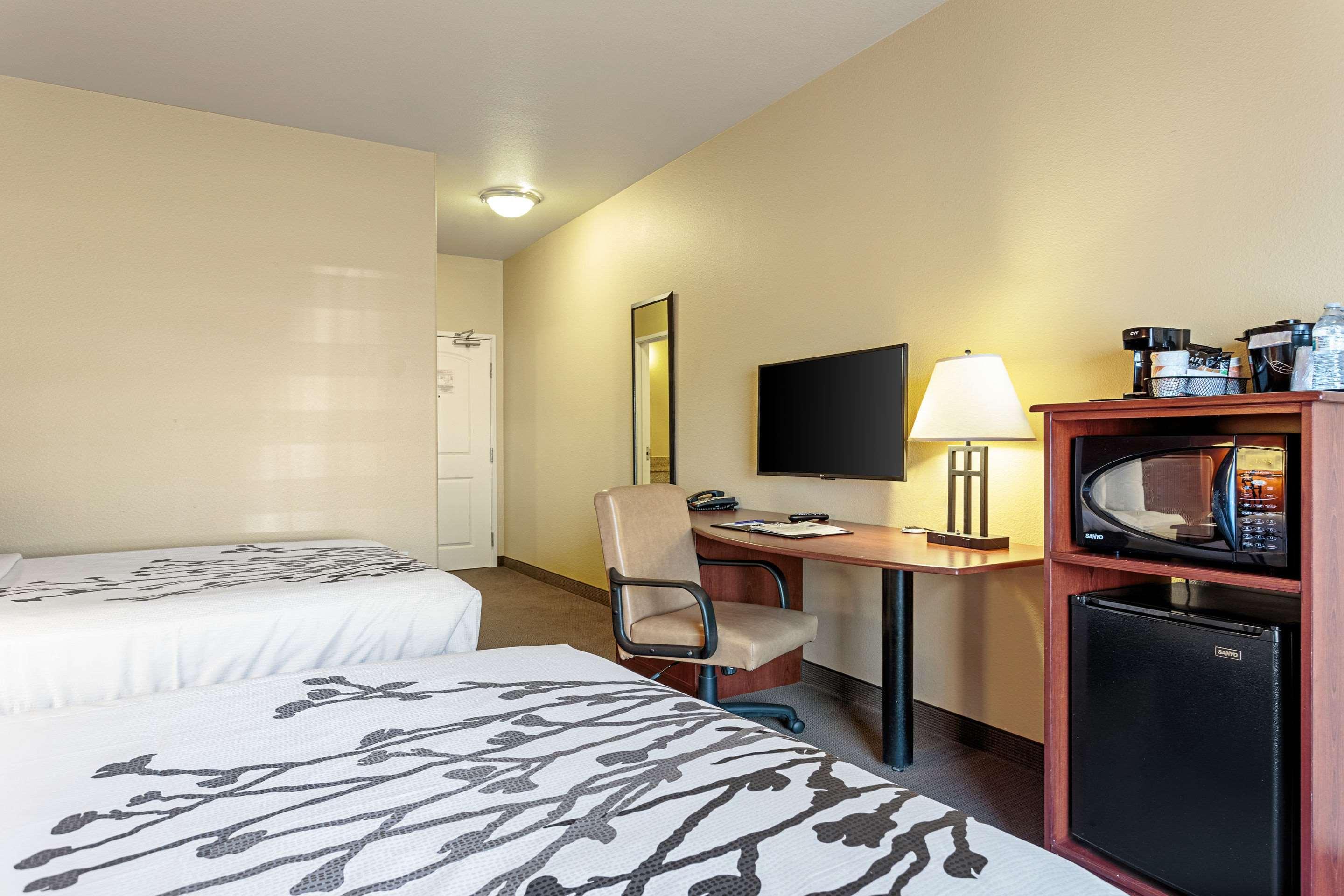 Hotel Sleep & South Tyler