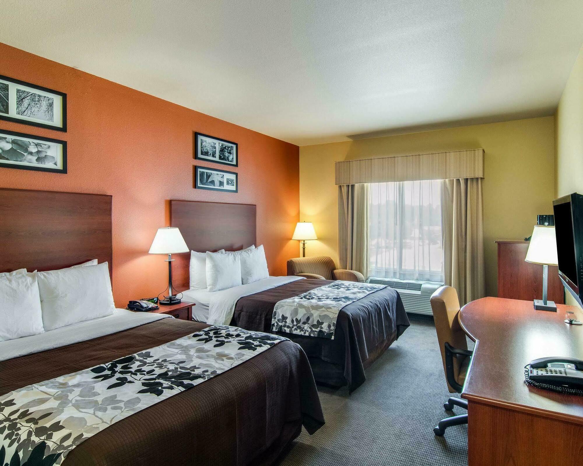 Hotel Sleep & South Tyler