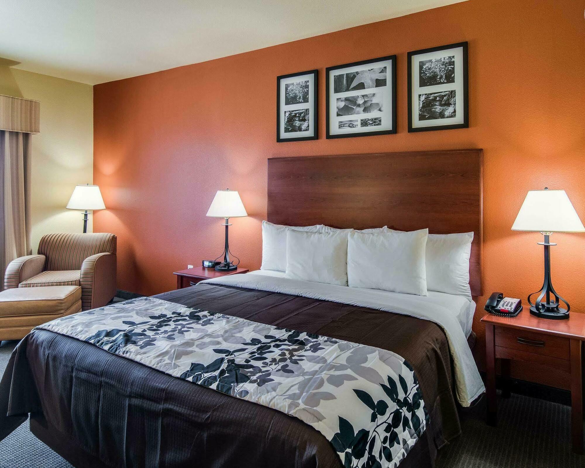 Sleep & South Hotel
